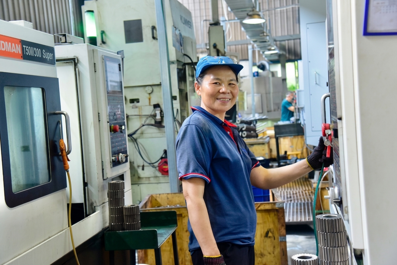 Skilled operators on the shop floor — Luchi Gears factory